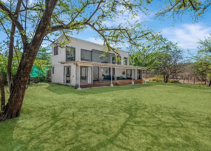 Fa Tropical 2 Story Retreat With Pool Near Tama Ferienhaus